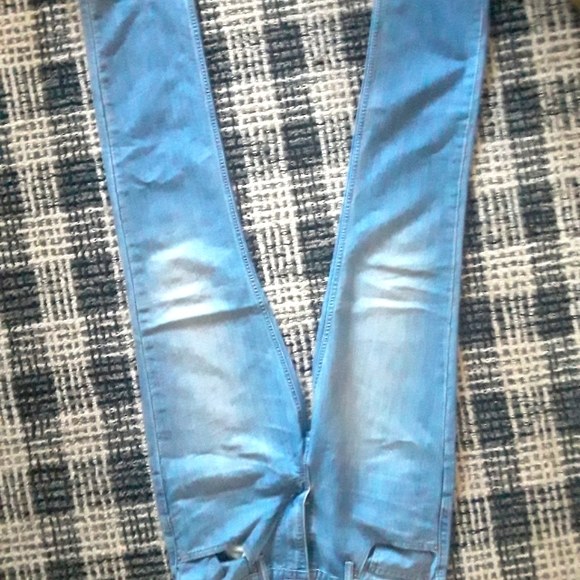 2 pairs of Levi's jeans - Picture 2 of 5